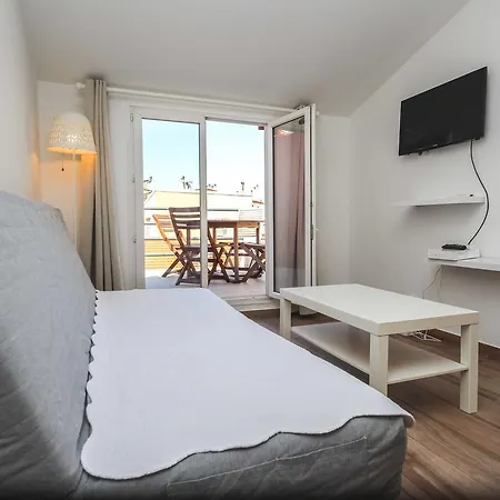 Apartment Pairoliere *